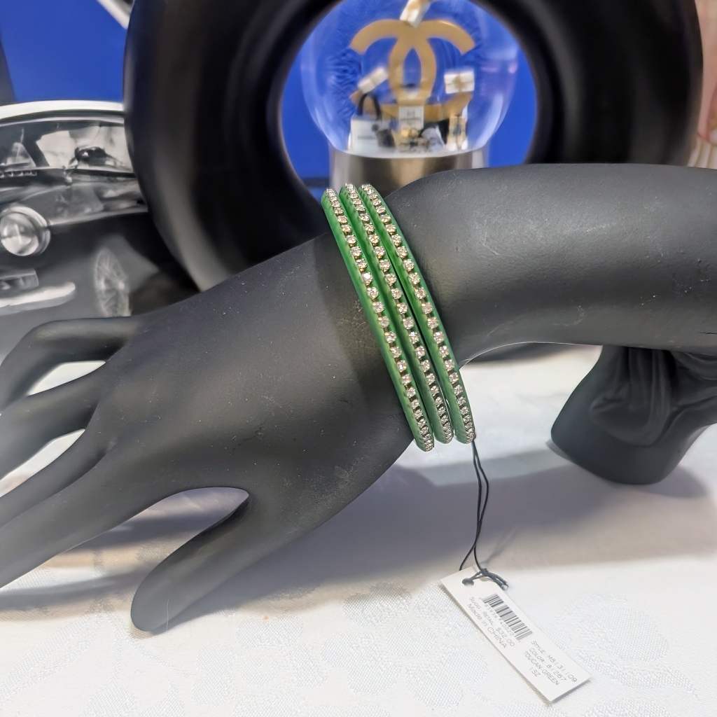 Marc Jacobs Tucan Green Wrap Around Silicone Sparkly Bracelet 30$